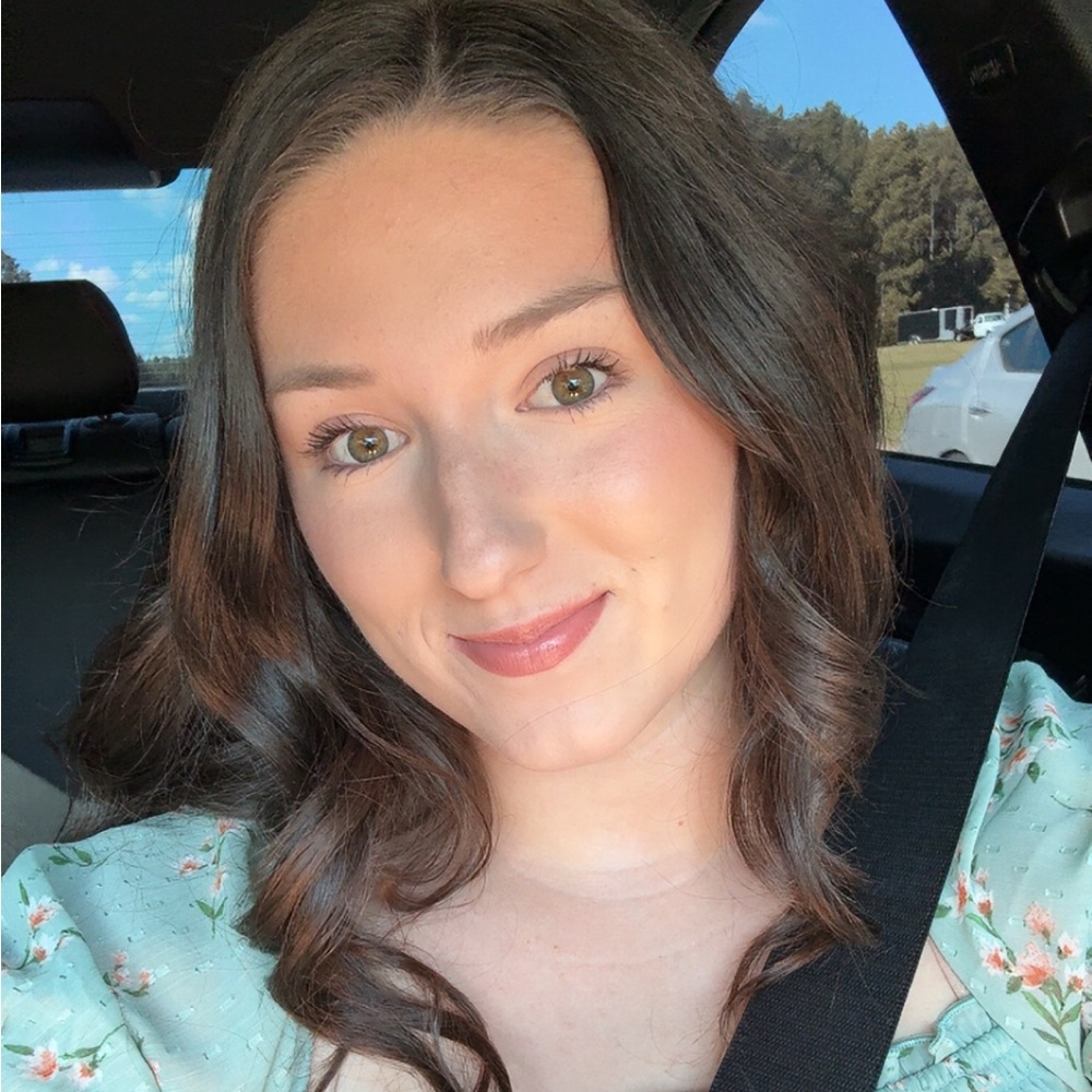 Meet your Posher, Nadia